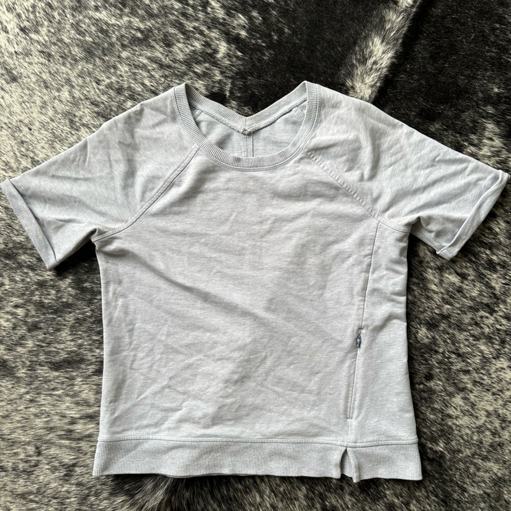 Lululemon short sleeve sweat shirt